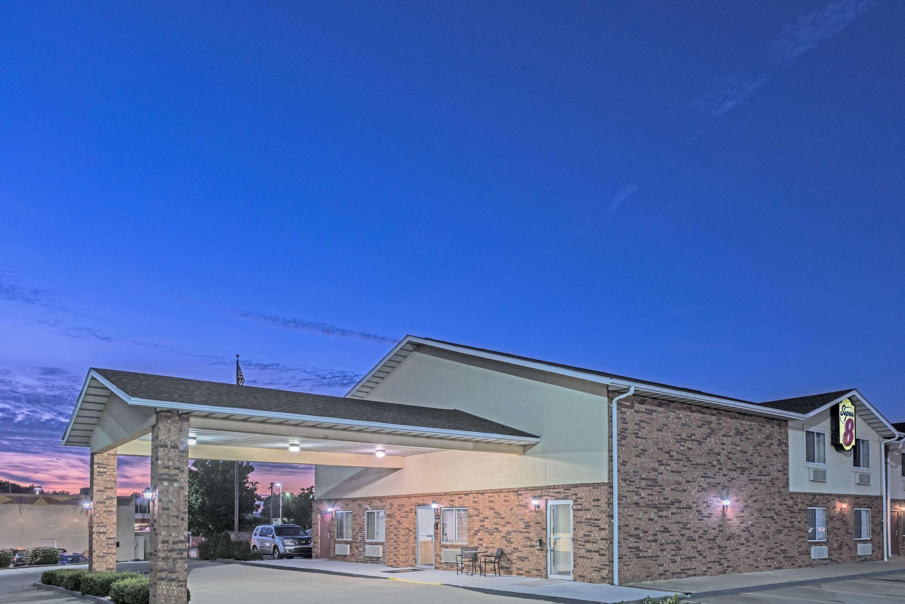Super 8 By Wyndham Potosi Exterior foto